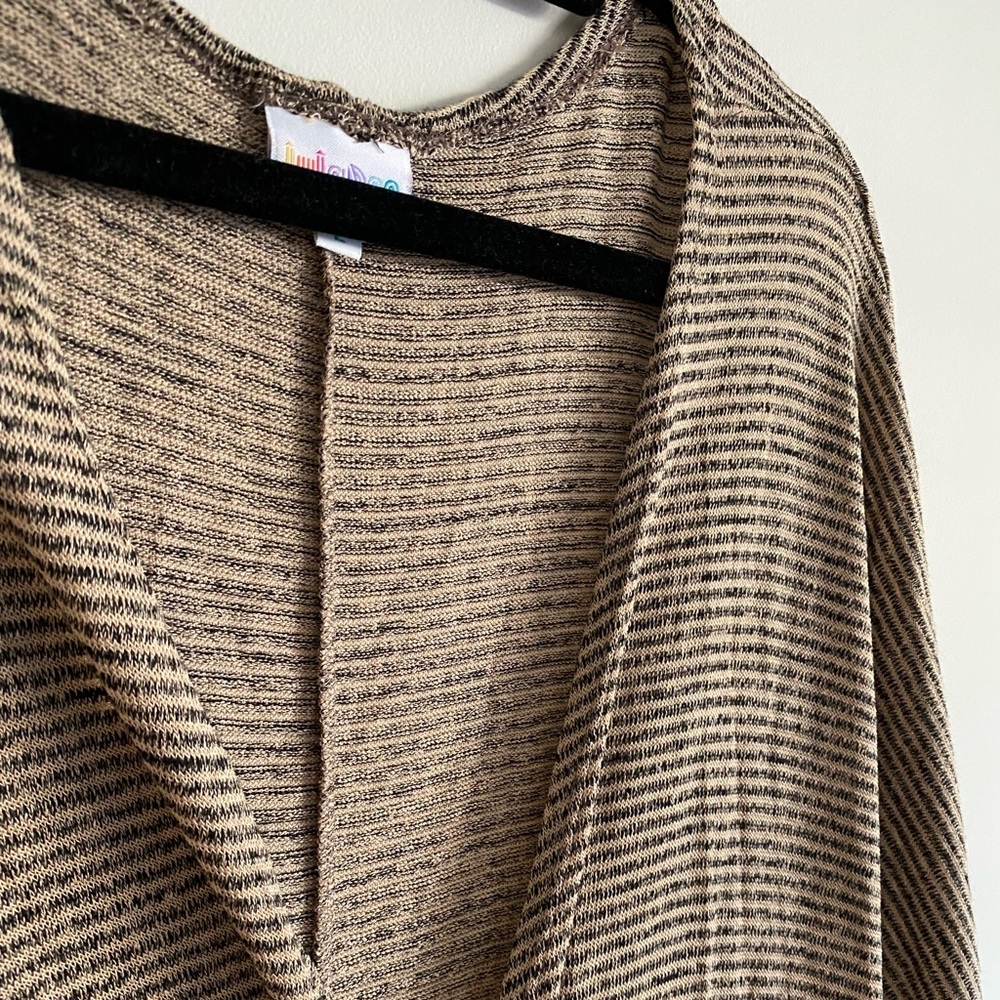 NWT LuLaRoe Brown and Black Lightweight Knit Lindsay Kimono Cardigan Size L - Picture 2 of 3